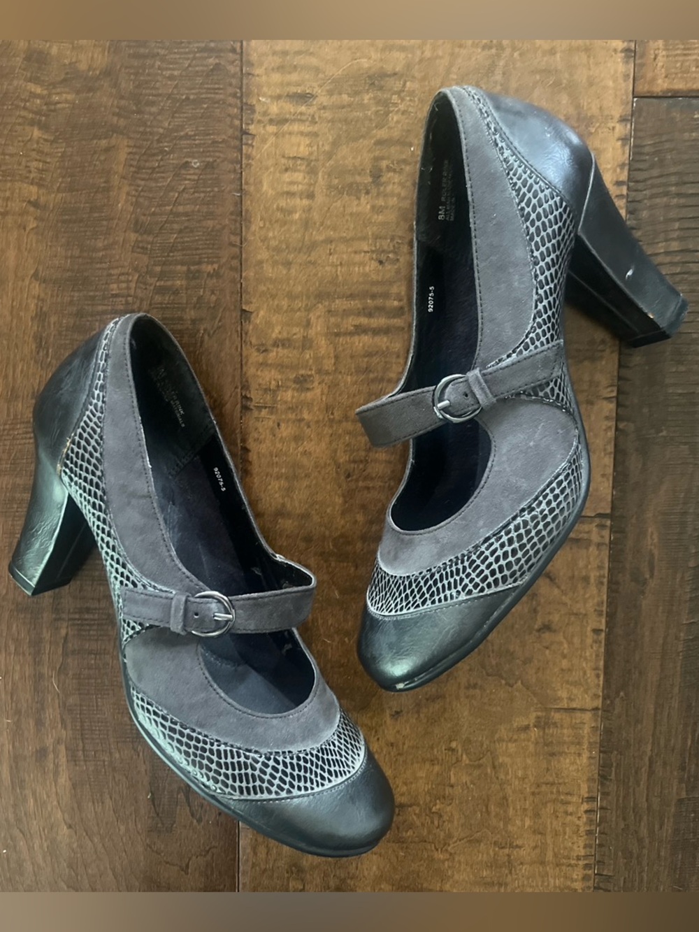 Aerosoles gray suede and snakeskin pattern retro Mary Jane buckle heels sz 8
